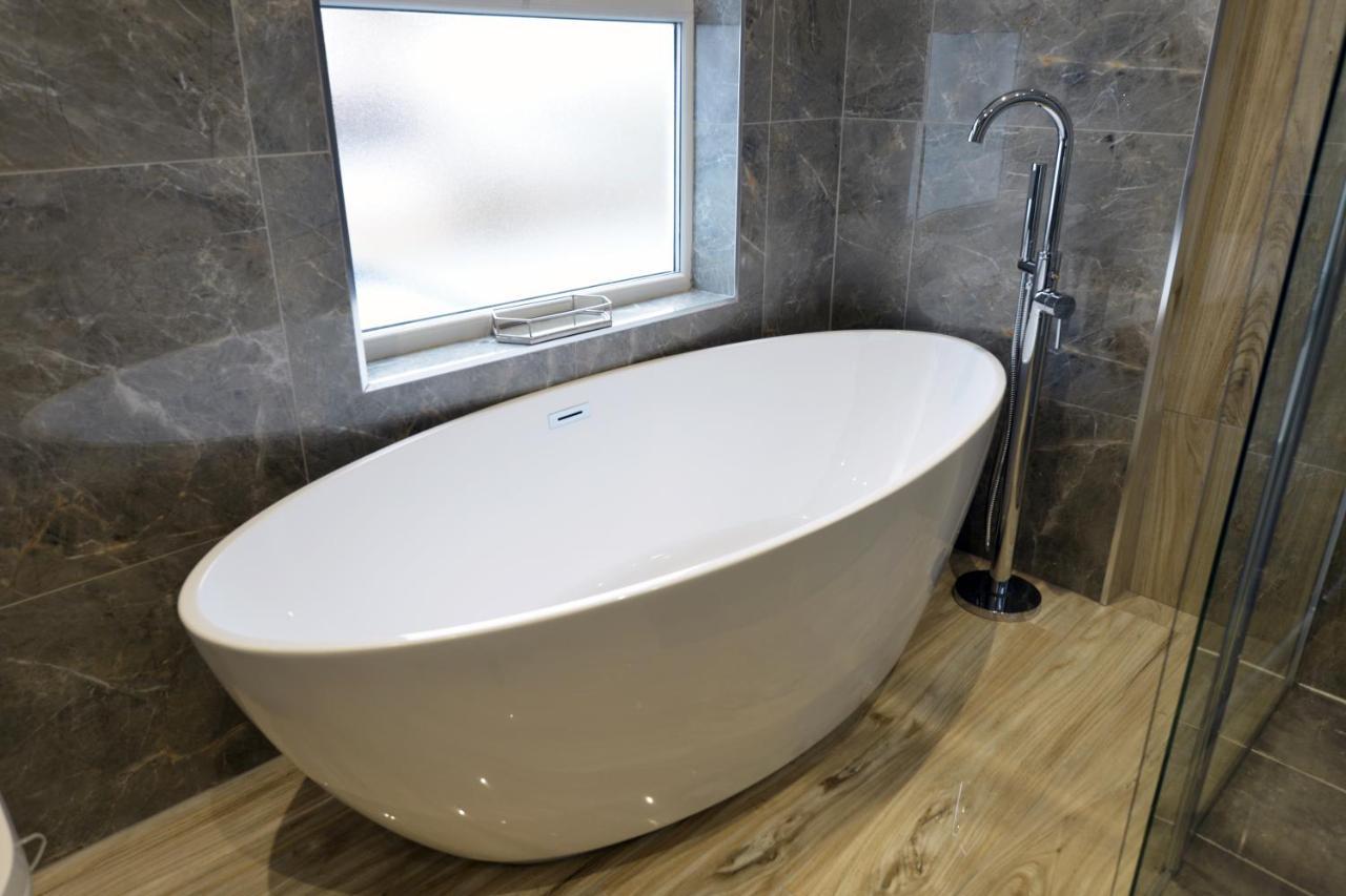 Outstanding Modernised 3/4 Double Bedroomed House Littlehampton Kültér fotó