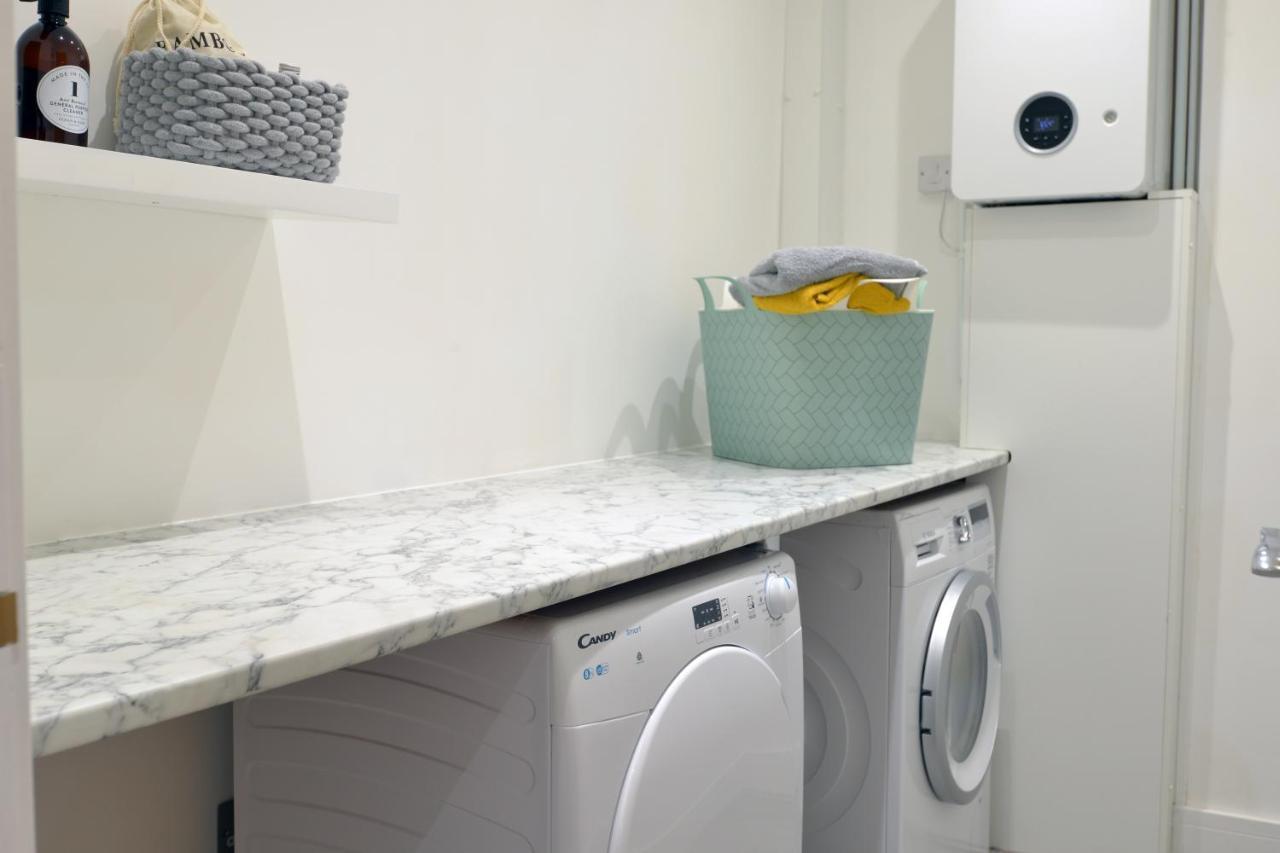 Outstanding Modernised 3/4 Double Bedroomed House Littlehampton Kültér fotó